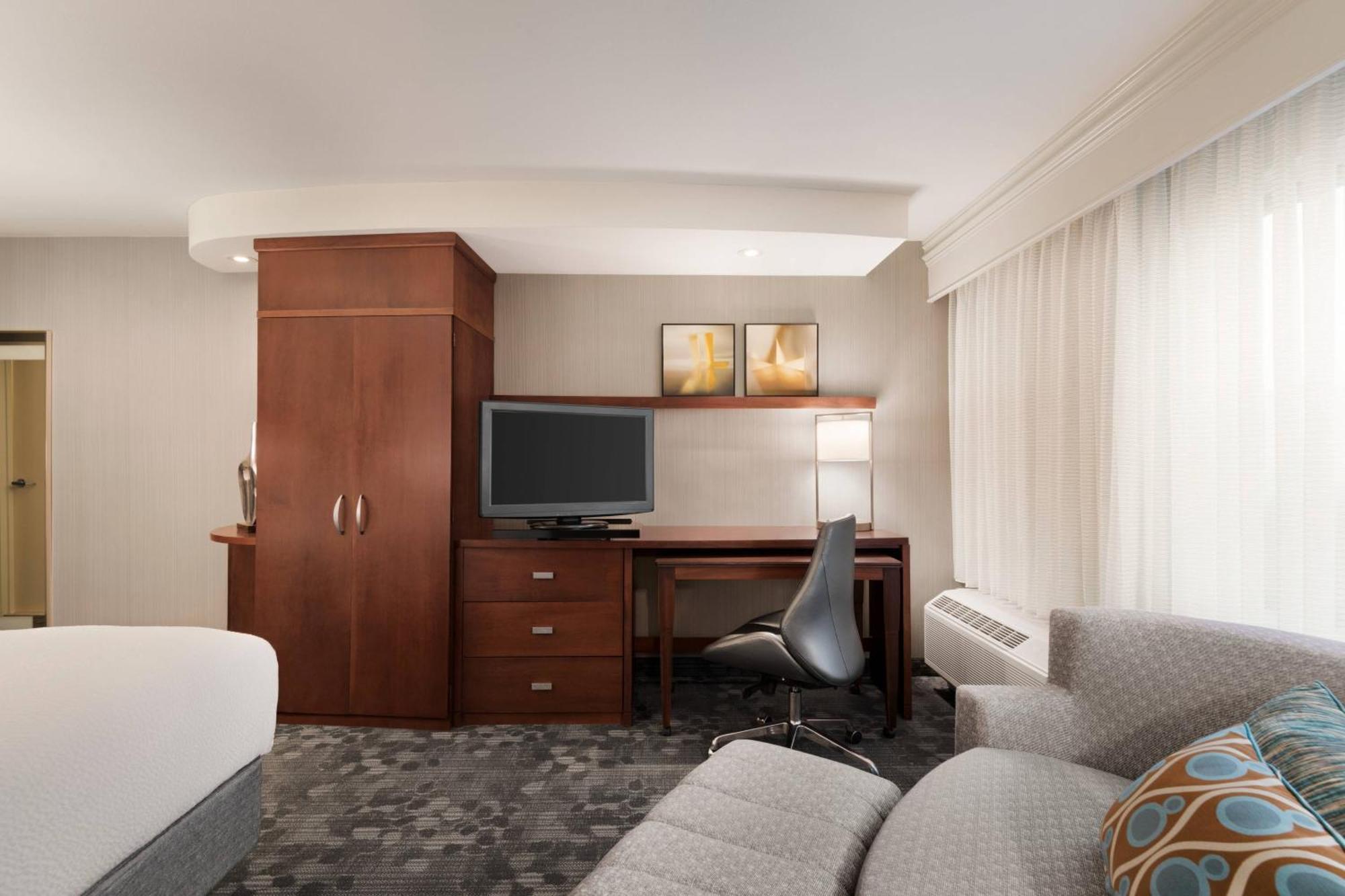 คอร์ตยาร์ด โปโตแมค มิลล์ วูดบริดจ์ Hotel ภายนอก รูปภาพ